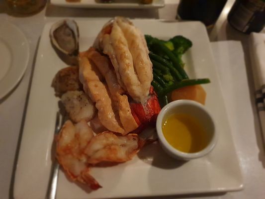Flipper's Seafood Restaurant by null