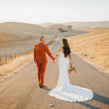 Nella Terra Cellars - Wineries Near Me - Sunol, California