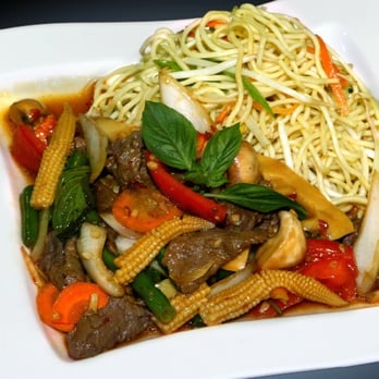 Asia gourmet - Thai-Basil mit Ringfleisch - Pan Asian Near Me - Cologne, NW Asia gourmet - Thai-Basil mit Ringfleisch - Pan Asian Near Me - Cologne, NW
