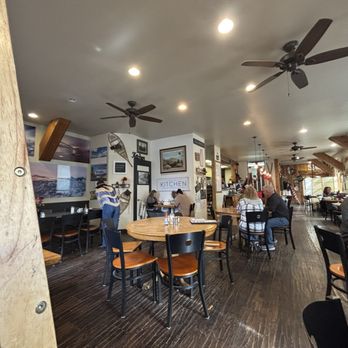 Donner Lake Kitchen - Interior - Breakfast & Brunch Near Me - Truckee, California