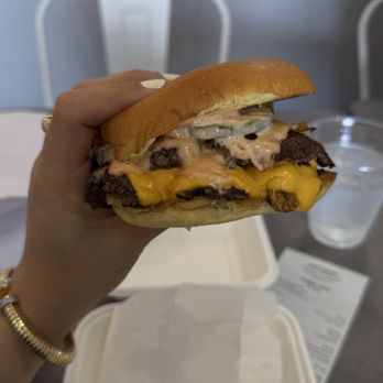 Sign Smash'd Burger - Burgers Near Me - Orange, California