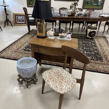 Bloomingdeals Fine Consignments - Assorted cool classic and modern furniture and accessories - Antiques Near Me - Baton Rouge, Louisiana Bloomingdeals Fine Consignments - Assorted cool classic and modern furniture and accessories - Antiques Near Me - Baton Rouge, Louisiana