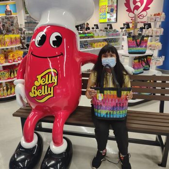 IT'SUGAR - My daughter enjoyed this store! Came out with a bunch of candy in her bag she's holding. - Candy Stores Near Me - Honolulu, Hawaii IT'SUGAR - My daughter enjoyed this store! Came out with a bunch of candy in her bag she's holding. - Candy Stores Near Me - Honolulu, Hawaii
