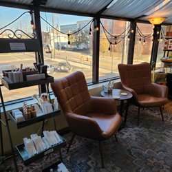 Studio 33 Salon & Spa - Waiting area