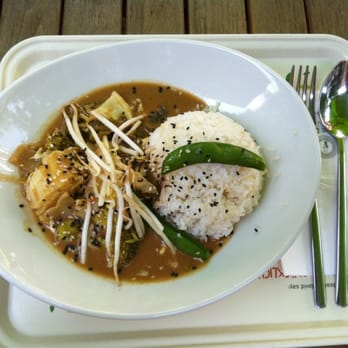 Dean & David - Vegetarisches Peanut Curry - Salad Near Me - Bremen, HB