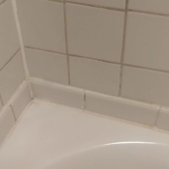 Ameriway Inn & Suites - dirty bathroom - Hotels Near Me - Bad Axe, Michigan Ameriway Inn & Suites - dirty bathroom - Hotels Near Me - Bad Axe, Michigan
