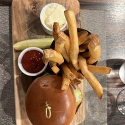 Boone Bar + Kitchen - Burger fries set up