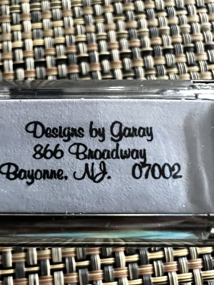 Designs by Garay Logo