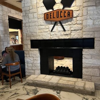DELUCCA GAUCHO PIZZA & WINE - Updated January 2025 - 83 Photos & 37