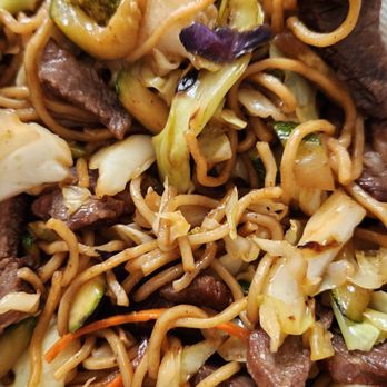 Tokyo Express - Beef yaki noodle (takeout close up) - Ramen Near Me - Rocklin, California Tokyo Express - Beef yaki noodle (takeout close up) - Ramen Near Me - Rocklin, California