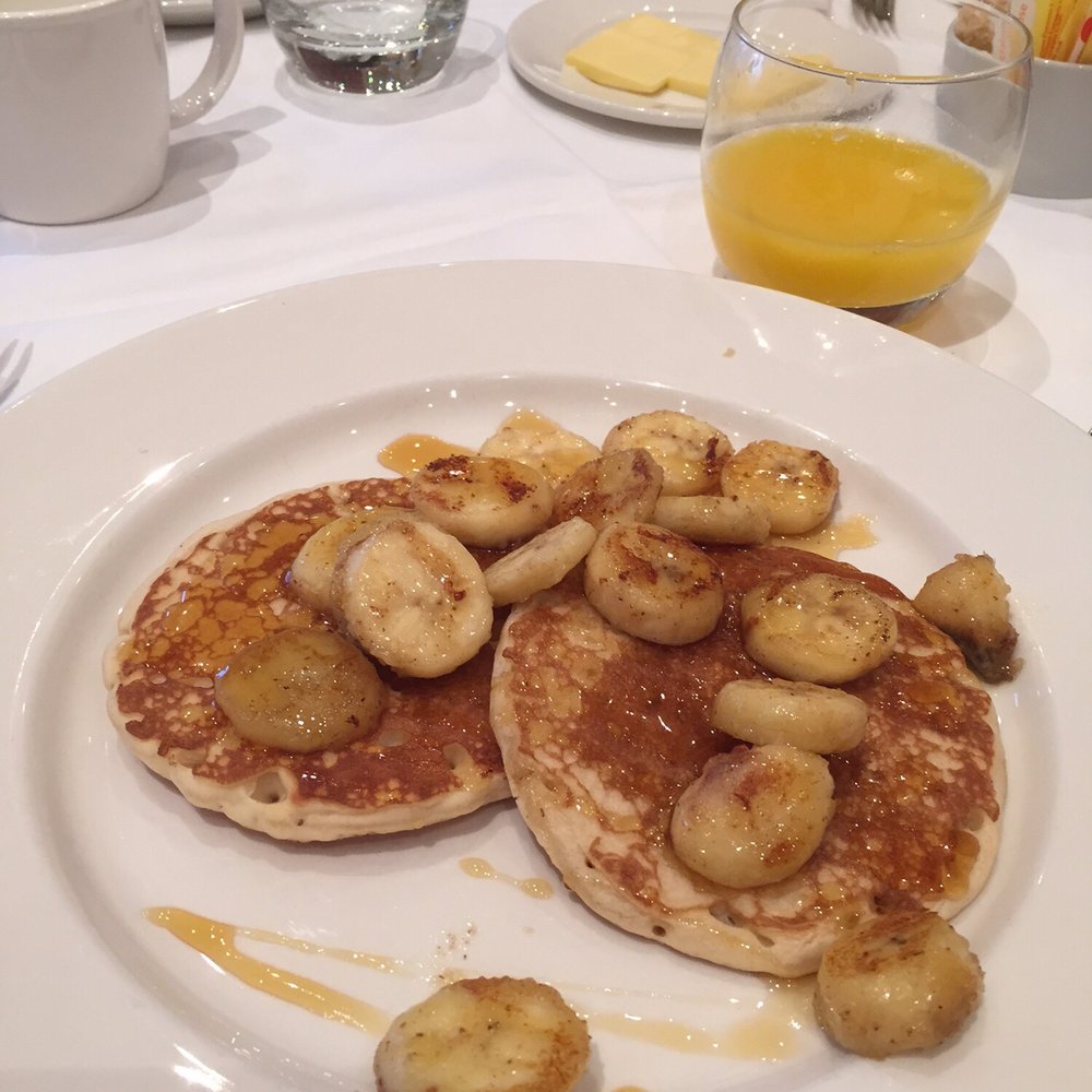 Hendon Hall Hotel - Pancakes with bananas. Yum!!! Not too sweet! Nice balance with the bananas. :) - Hotels Near Me - London, XGL