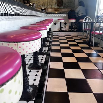 Dewar's Candy Shop - Old school fountain shop vibes - Ice Cream & Frozen Yogurt Near Me - Bakersfield, California Dewar's Candy Shop - Old school fountain shop vibes - Ice Cream & Frozen Yogurt Near Me - Bakersfield, California