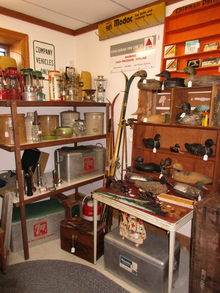 OLD RIVER VALLEY ANTIQUE MALL Updated August 2024 31 Photos 204 South Main St