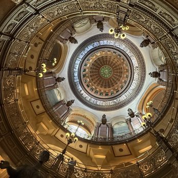 Illinois State Capitol - Landmarks & Historical Buildings Near Me - Springfield, Illinois