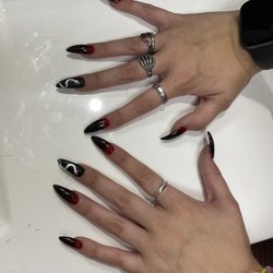 Fabulous Nails & Spa - Ombré snake nails