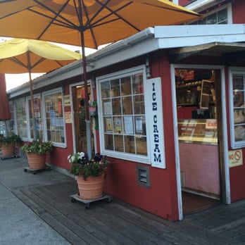 Friday Harbor Ice Cream Co. - Not sure what the big deal about this places - chocolate chip mint ice cream that's colored green etc. - Ice Cream & Frozen Yogurt Near Me - Friday Harbor, Washington