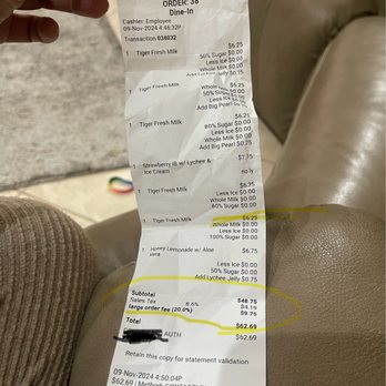 Sharetea - large order fee?! easier to consolidate one order together for 7 drinks but was charged - Bubble Tea Near Me - Phoenix, Arizona