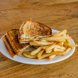 The Bell Tree Tavern - Kids Grilled Cheese with Fries