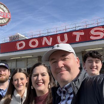 Gibson's Donuts - Donuts Near Me - Memphis, Tennessee
