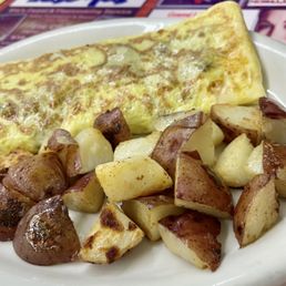 Veggie Omelette w/country potatoes Veggie Omelette w/country potatoes