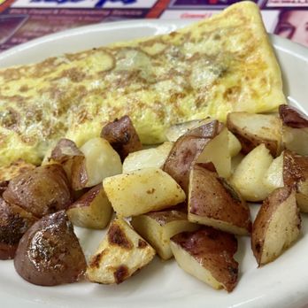 Jesse's Restaurant - Veggie Omelette w/country potatoes - Diners Near Me - Tulsa, Oklahoma Jesse's Restaurant - Veggie Omelette w/country potatoes - Diners Near Me - Tulsa, Oklahoma