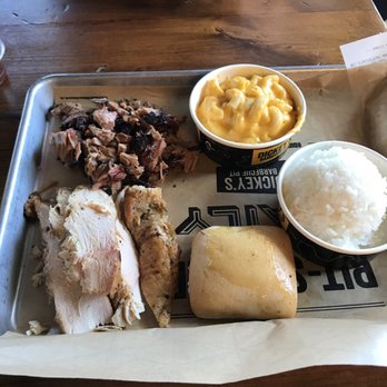 Dickey's Barbecue Pit - American Near Me - Kapolei, Hawaii