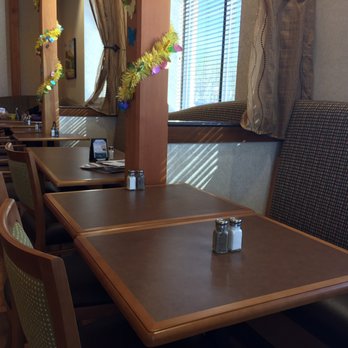 Wegmans - Cozy dining area. - Grocery Near Me - Henrico, Virginia