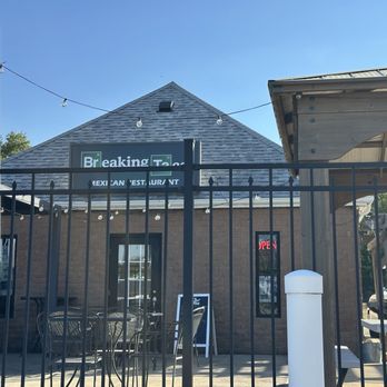 Breaking Taco - Mexican Near Me - Mahomet, Illinois