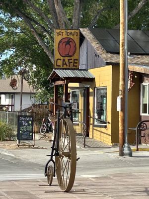 Hot Tomato Pizza by null