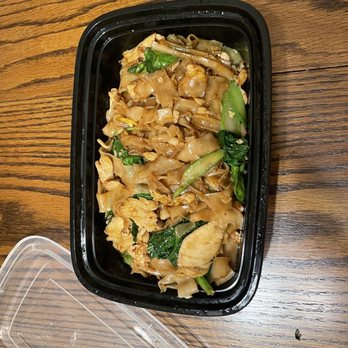 Bangkok Social - Pad see ew - chicken - Seafood Near Me - Houston, Texas Bangkok Social - Pad see ew - chicken - Seafood Near Me - Houston, Texas