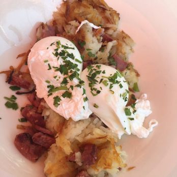20|Twenty - Corned beef hash, small but had good chunks of corned beef. - New American Near Me - Carlsbad, California 20|Twenty - Corned beef hash, small but had good chunks of corned beef. - New American Near Me - Carlsbad, California