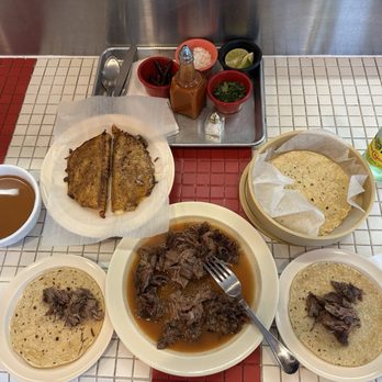 Birrieria Zaragoza - Tacos Near Me - Chicago, Illinois