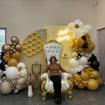Picture Perfect Party Decor - The Queen Bee turned 80! - Balloon Services Near Me - Las Vegas, Nevada Picture Perfect Party Decor - The Queen Bee turned 80! - Balloon Services Near Me - Las Vegas, Nevada