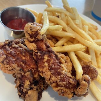 Limewood Bar & Restaurant - Kids chicken tenders and fries - New American Near Me - Berkeley, California Limewood Bar & Restaurant - Kids chicken tenders and fries - New American Near Me - Berkeley, California