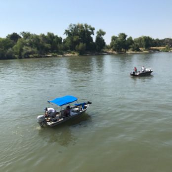 City Cruises - Fishermen on Sacramento River - American Near Me - Sacramento, California