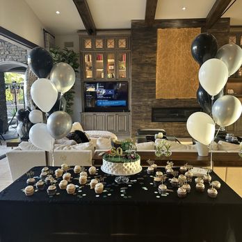 The Velvet Buttercream - Birthday cake and cupcakes - Desserts Near Me - Phoenix, Arizona The Velvet Buttercream - Birthday cake and cupcakes - Desserts Near Me - Phoenix, Arizona