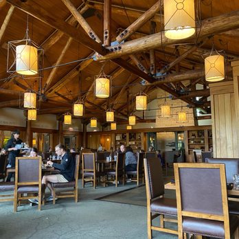 Lied Lodge - Inside the restaurant - Hotels Near Me - Nebraska City, Nebraska