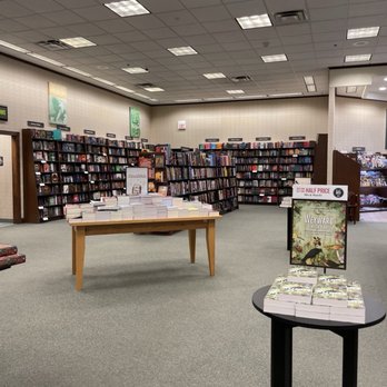 Barnes & Noble Booksellers - Bookstores Near Me - Webster, Texas