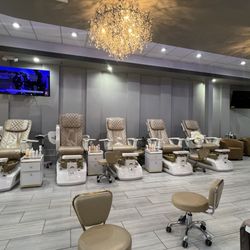 Bloomfield Nails & Spa - Pedicure stations