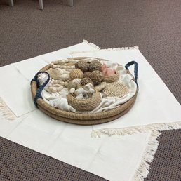 Nice, relaxing set up in the waiting area. Nice, relaxing set up in the waiting area.