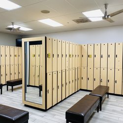 Gold's Gym - Very Clean locker room & space....impressed.