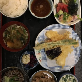 Yohei Sushi Restaurant - Sashimi and tempura complete dinner - Sushi Bars Near Me - Honolulu, Hawaii