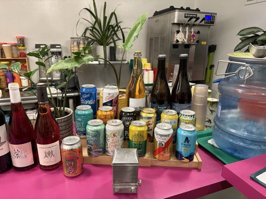 Zinnia’s Dinette by null