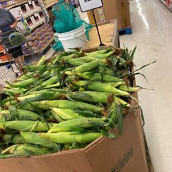 Wakefield Market - Local corn right out of the field