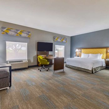 Hampton Inn & Suites Brenham - Guest room - Hotels Near Me - Brenham, Texas