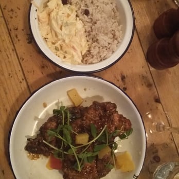 The Rum Kitchen - Jerk Chicken Bowl with Rice'n'Peas and Coleslaw - Cocktail Bars Near Me - London, XGL