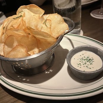 Gus' Sip & Dip - Warm Rosemary Potato Chips - Pubs Near Me - Chicago, Illinois
