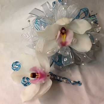 The Flower Shoppe By Jane - Boutonnière and corsage for prom - Florists Near Me - Midlothian, Texas The Flower Shoppe By Jane - Boutonnière and corsage for prom - Florists Near Me - Midlothian, Texas
