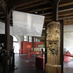 Musée Historique - La défense de la ville et son activité commerciale