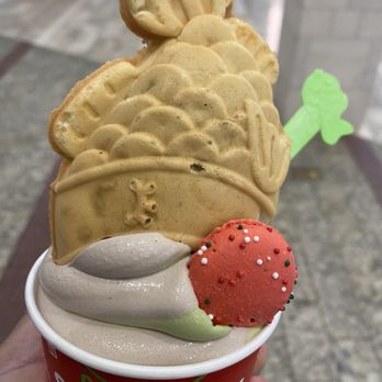 Somisomi - Matcha and cookies and cream ice cream with Nutella filled fish treat - Ice Cream & Frozen Yogurt Near Me - Tukwila, Washington Somisomi - Matcha and cookies and cream ice cream with Nutella filled fish treat - Ice Cream & Frozen Yogurt Near Me - Tukwila, Washington
